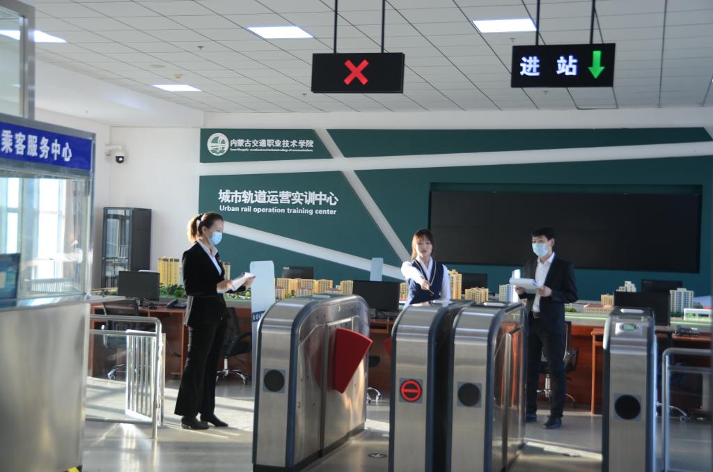 报考学生正在参加实操考核